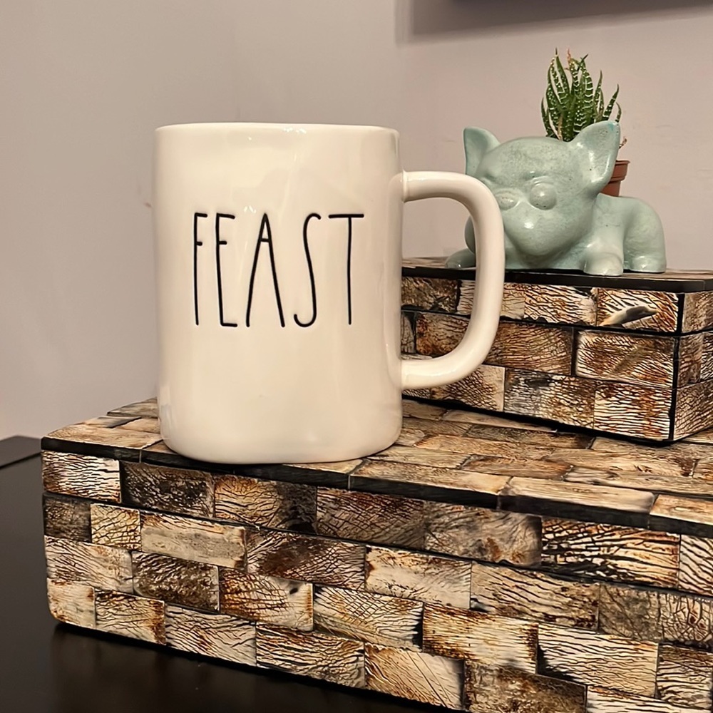 NEW Rae Dunn FEAST Large Mug - Picture 2 of 9